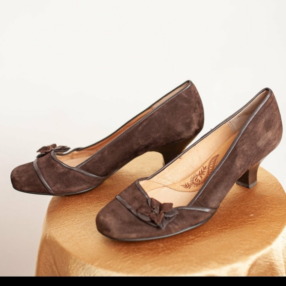 Sofft brown suede heels size 11 - Picture 3 of 6